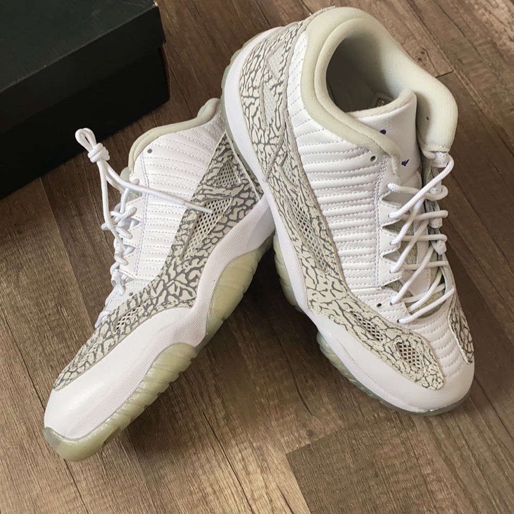 Jordan retro 11 lows